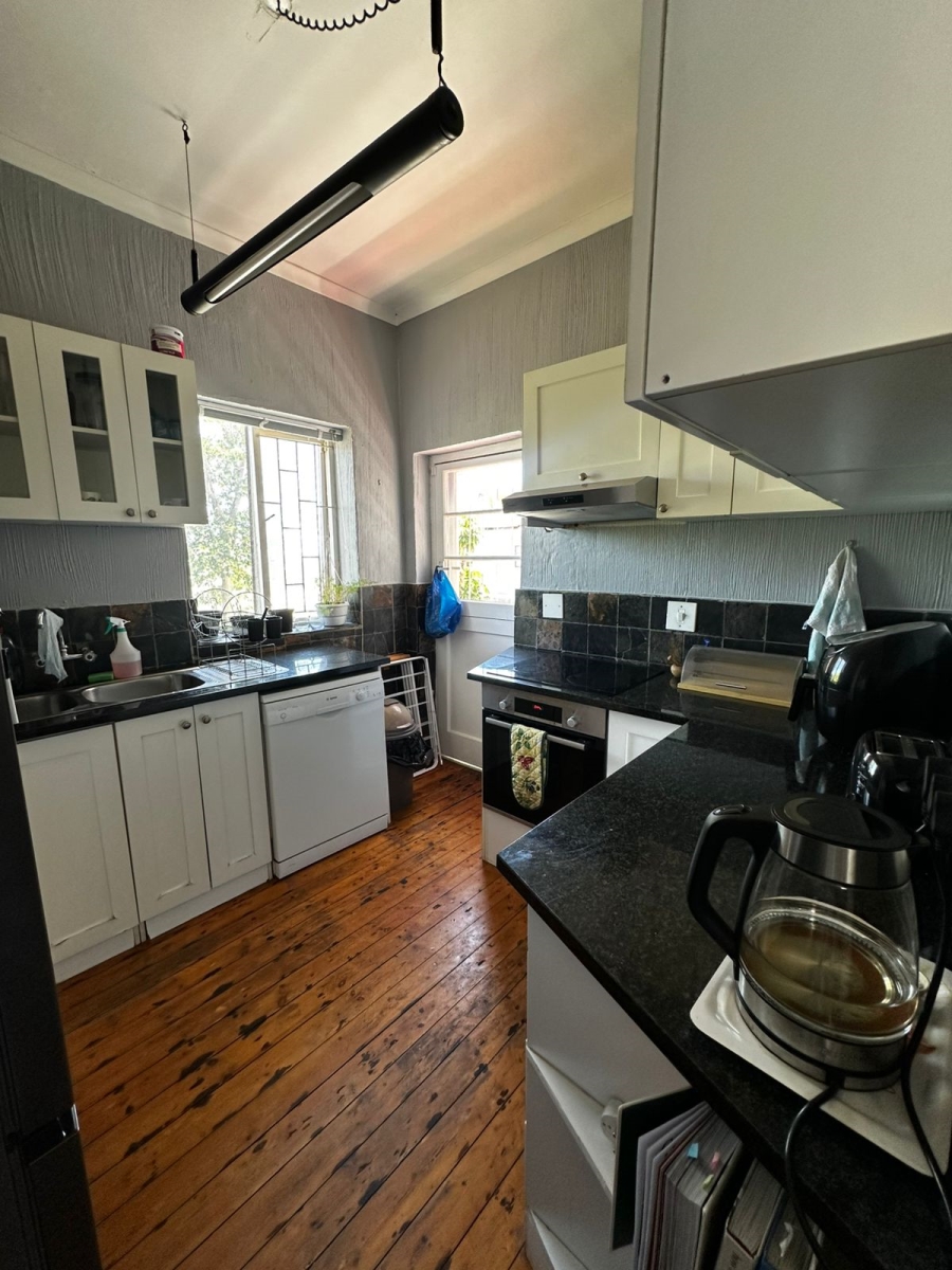 2 Bedroom Property for Sale in Sea Point Western Cape